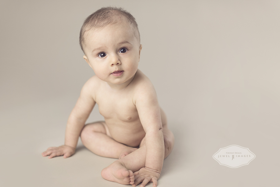 I'm a baby and I know it! | Jewel Images Bend, Oregon Newborn Photographer www.jewel-images.com #newborn #photography #newbornphotographer #jewelimages