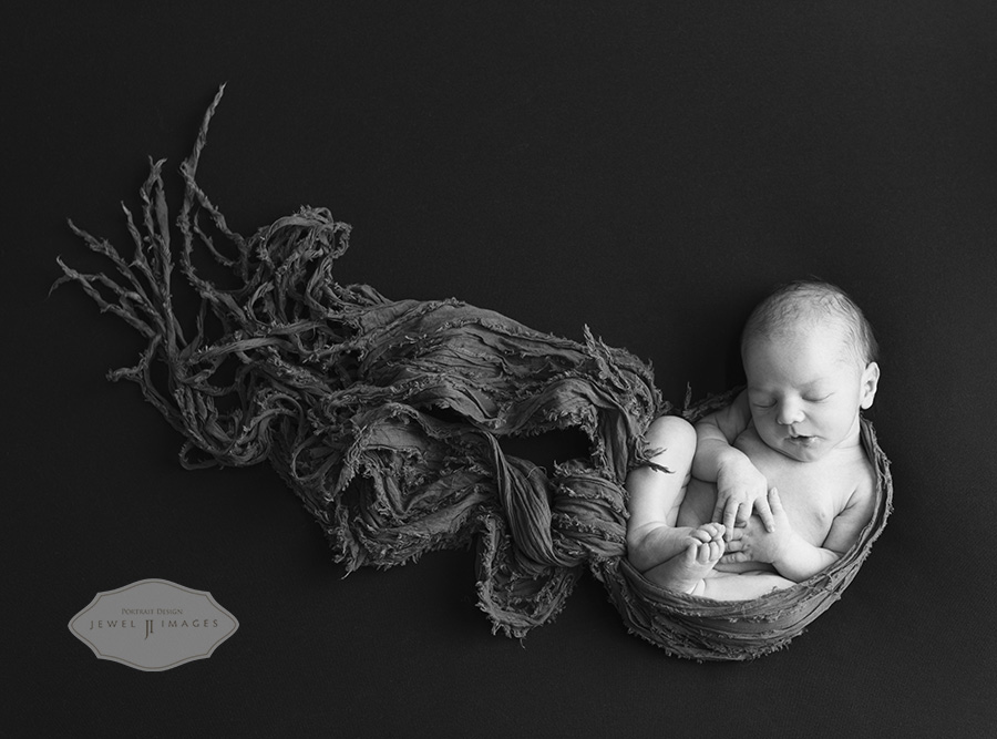 Peaceful slumber | Jewel Images Bend, Oregon Newborn Photographer www.jewel-images.com #newborn #photography #newbornphotographer #jewelimages