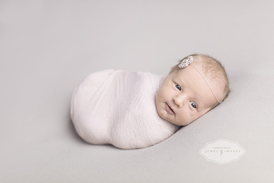 Baby girl. | Jewel Images Bend, Oregon Newborn Photographer www.jewel-images.com #newborn #photography #newbornphotographer #jewelimages