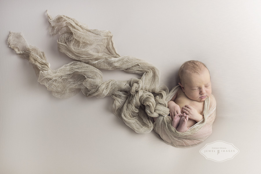 Such a pretty little girl, so fresh and new. | Jewel Images Bend, Oregon Newborn Photographer www.jewel-images.com #newborn #photography #newbornphotographer #jewelimages