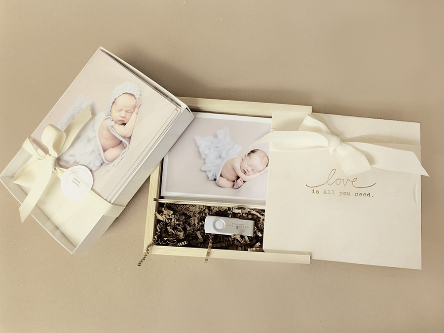 Special gift from Jewel Images Love Notes proof box and birth certificates | www.jewel-images.com
