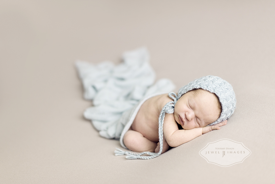 A baby girl in blue. Nothing sweeter | Jewel Images Bend, Oregon Newborn Photographer www.jewel-images.com #newborn #photography #newbornphotographer #jewelimages