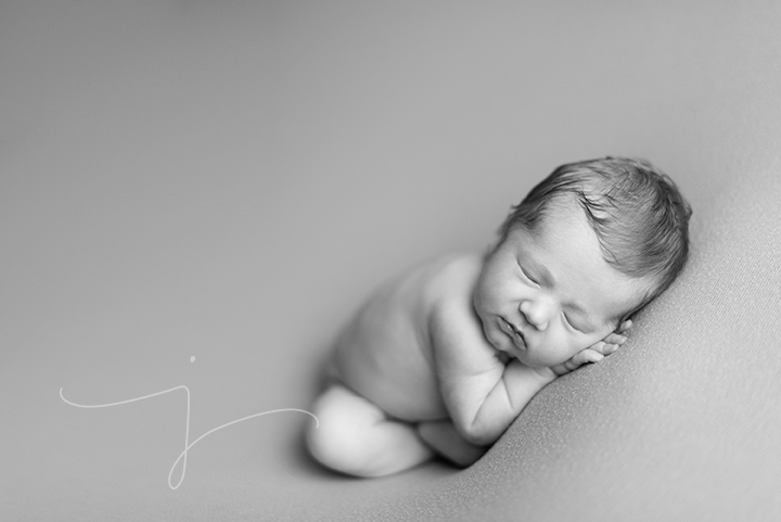 Newborn baby photo Jewel Images Julia Kelleher Bend, Oregon