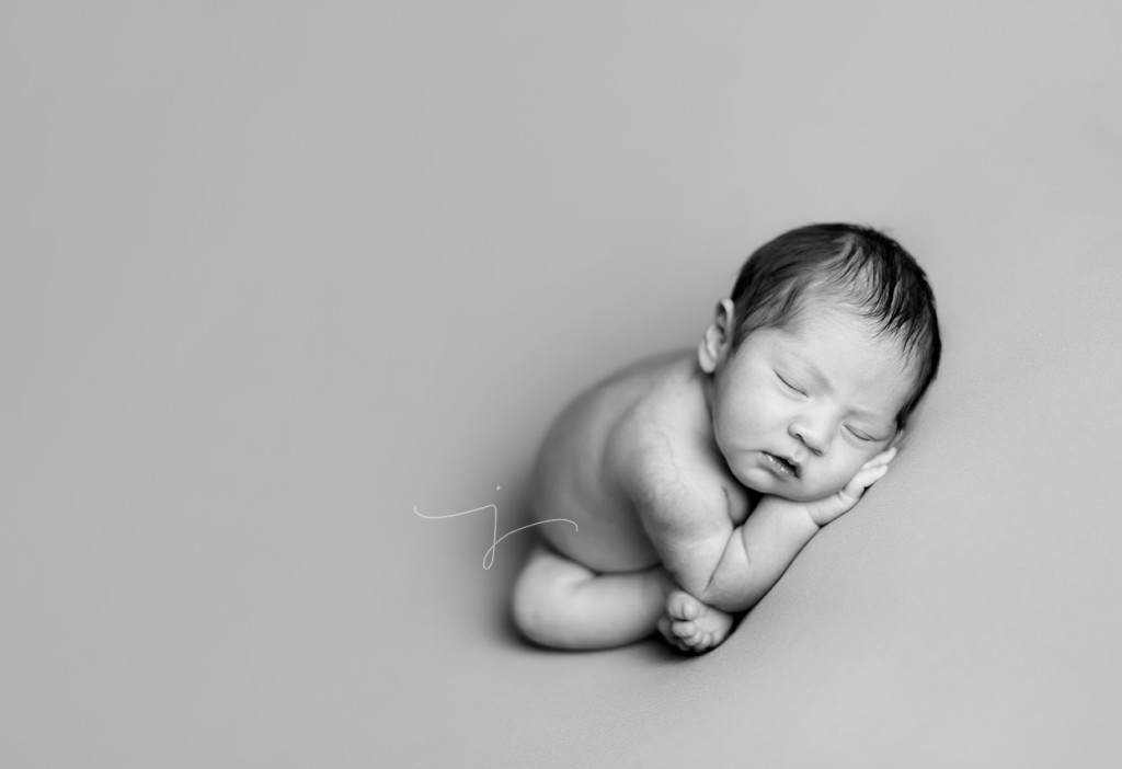 Newborn baby girl | Jewel Images Julia Kelleher Bend Oregon Newborn Photographer