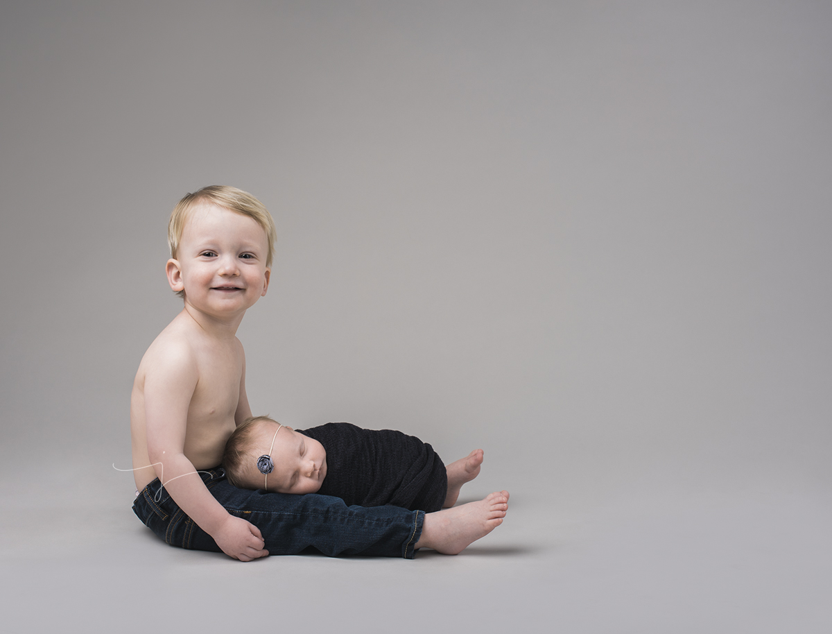 I got a baby sister!| Jewel Images Newborn Photographer Julia Kelleher, Bend, Oregon