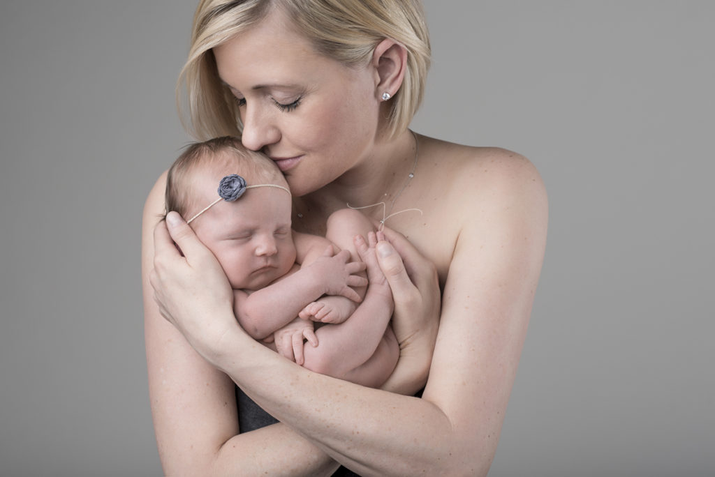 Newborn baby and mom| Jewel Images Newborn Photographer Julia Kelleher, Bend, Oregon